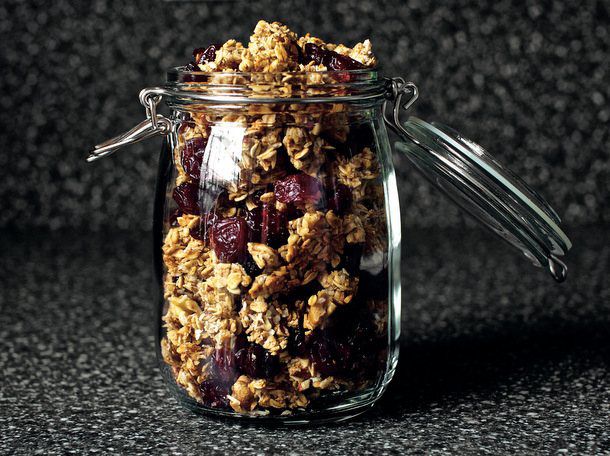 ‘Smitten Kitchen’s Big Cluster Maple Granola Recipe