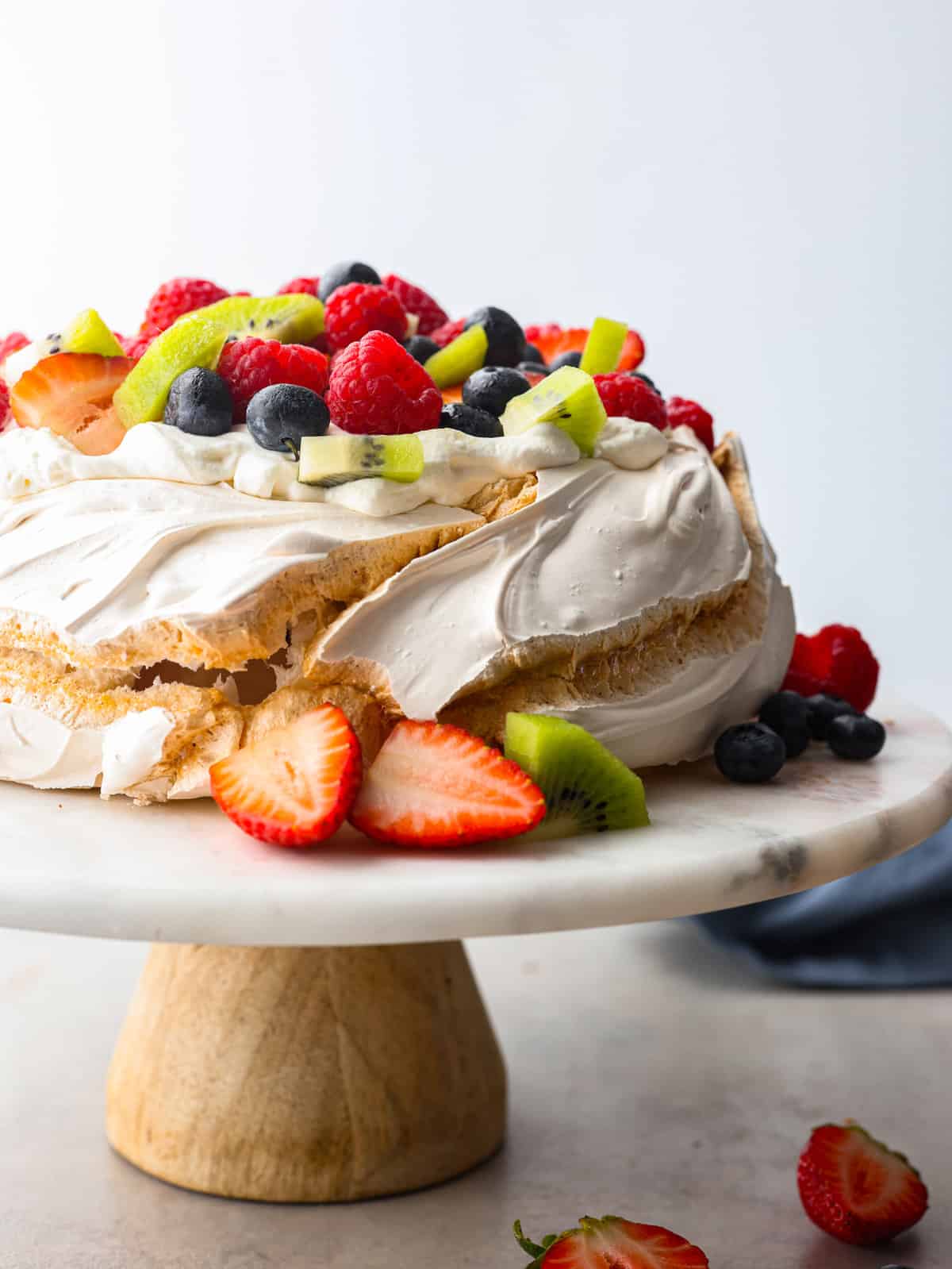 Simple and Easy Pavlova